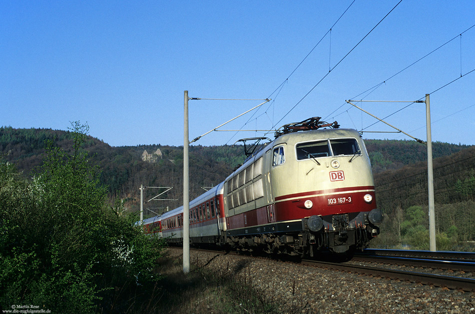 103 167 mit Autoreisezug 1420 Christophorus am Abzweig Nantenbach