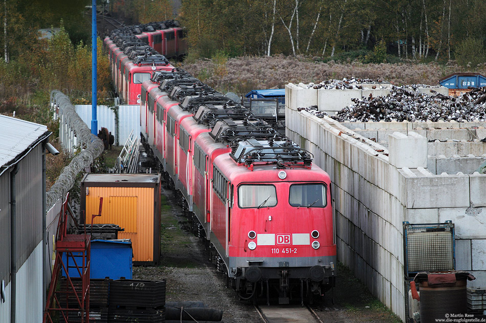 Ausgemusterte Lokomotiven der Baureihe 110 im Opladen bei der Firma Bender