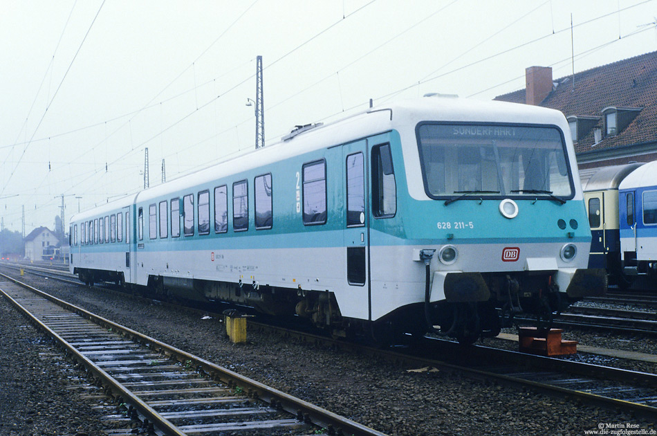 628 211 ausgestellt auf einer Fahrzeugschau in Nienburg/Weser