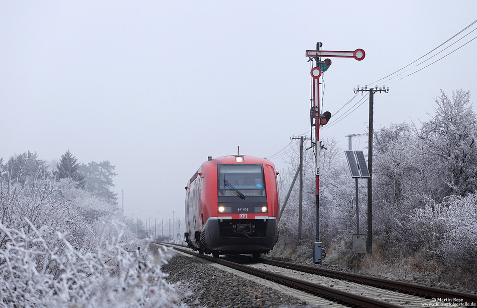 Ohratalbahn, 641 035 als RB16747 Gotha - Gräfenroda am südlichen Einfahrsignal von Emleben. 