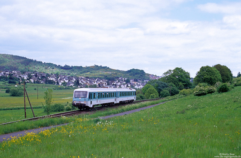 628 327 als RB95118 Herborn - Hartenrod bei Offenbach auf der Strecke Herborn - Niederwalgern