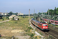 Mit der RE3 nach Düsseldorf Hbf passiert die 111 149 die ehemaligen Anlagen des Güterbahnhofs Düsseldorf Derendorf