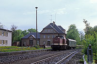 Am 21.5.1996 steht die 204 612 mit einem BDghw als RB15285 abfahrbereit in Zeulenroda ob Bf.