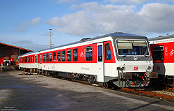 Fernverkehr 628 521 für den Syltshuttle Plus im Bahnhof Westerland