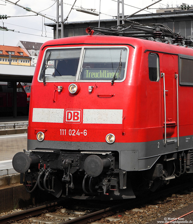 111 024 fotografiert in München Hbf