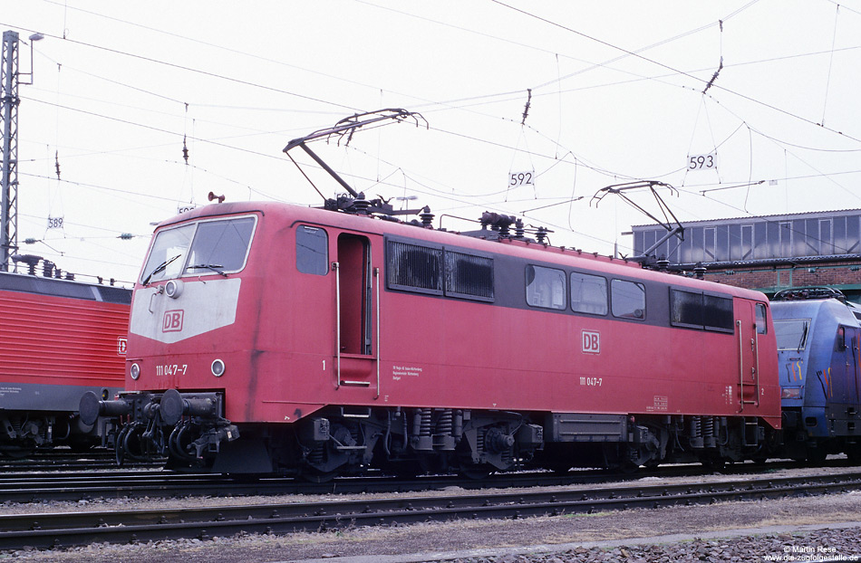 111 047, fotografiert am 3.2.2003 im Bw Stuttgart.