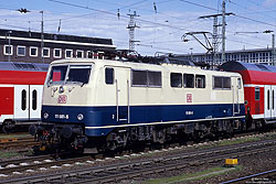 Am 29.4.2002 habe ich die 111 081 in Bremen Hbf fotografiert.    