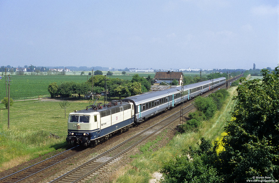 181 211 in oceanblau beige auf der Bergstraße bei Großsachsen Heddesheim