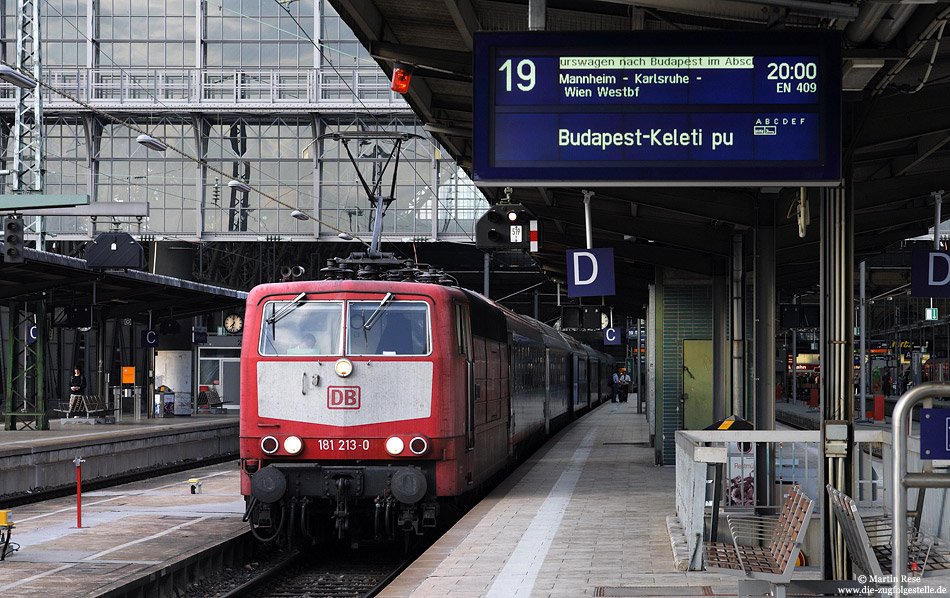 181 213 mit EN209 nach Buderpest in Frankfurt am Main Hbf