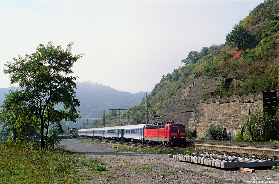 181 225 mit IR2431 im Bahnhof Ediger Eller