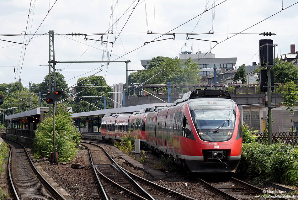 Als RB 11646 nach Euskirchen verlässt der 644 021 den Bonner Hauptbahnhof. 23.6.2009