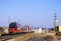 Am 16.2.2003 passiert der 644 504 die Baustelle der Flughafenanbindung am heutigen Haltepunkt Frankfurter Straße. Hier befand sich seinerzeit das Einfahrvorsignal des Bahnhofs Porz Heumar.