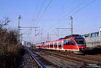 Auf dem Weg zur Unterflurdrehbank im Bw Darmstadt habe ich den 644 522 in Groß Gerau fotografiert. 25.1.2000