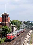 Bei Wuppertal Unterbarmen fährt der IC2862 dem nächsten Halt Wuppertal Hbf entgegen. An diesem 2.6.2010 waren hier die 115 261 und 115 346 im Einsatz.