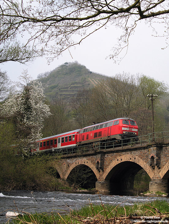 218 137 auf Ahrbrücke bei Walporzheim