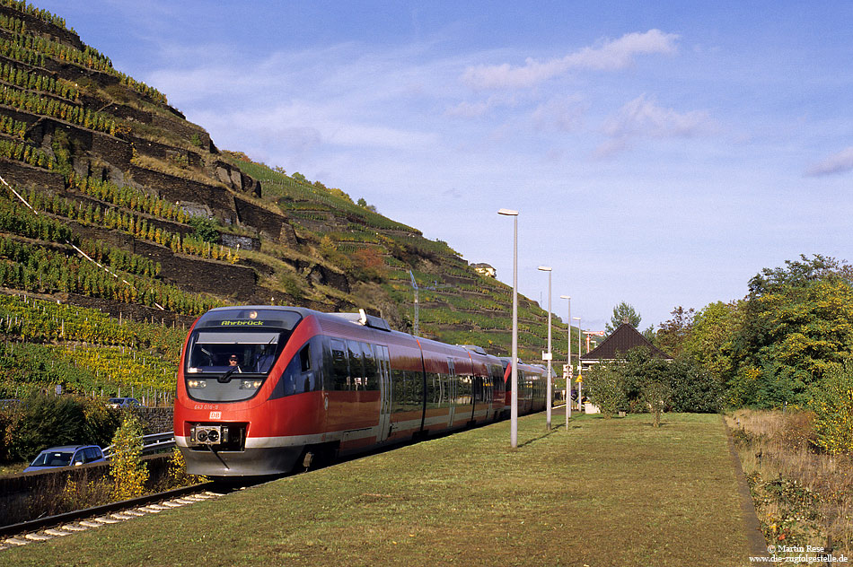 643 016 als RB12189 auf dem Weg nach Ahrbrück in Walporzheim