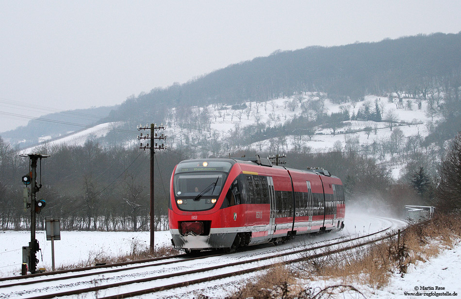 Als RB12717 rollt der 643 552 Bad Bodendorf entgegen, am Vorsignal der Blockstelle. 11.1.2010