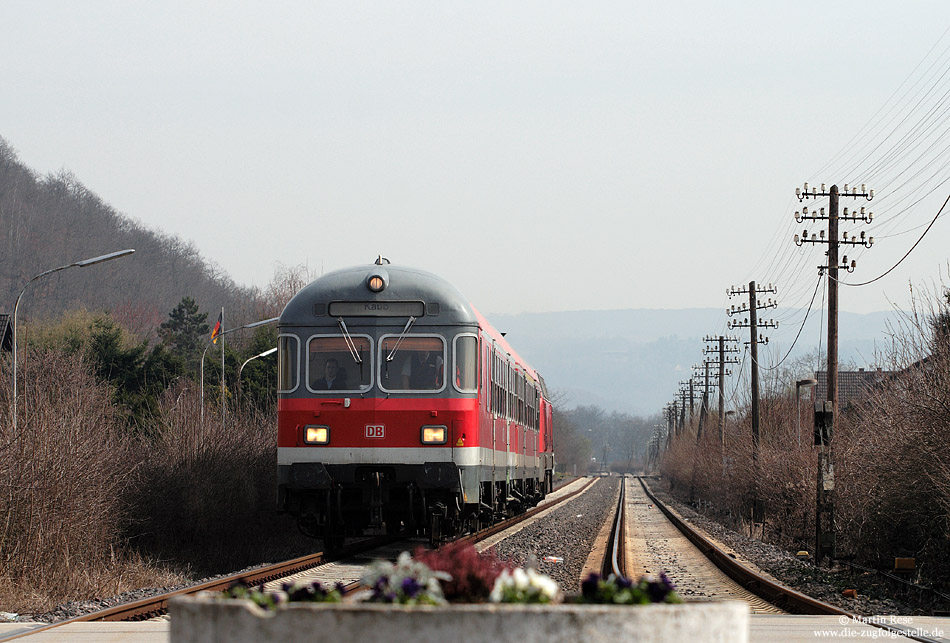 Steuerwagen als Motiv: Aus Remagen kommend erreicht die RB12722 Bad Bodendorf.