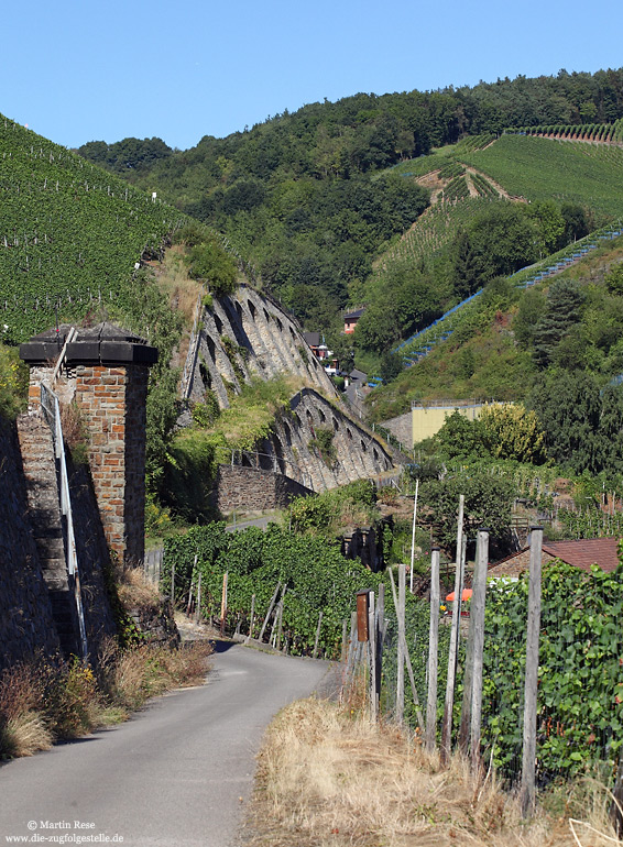 Hangbefestigung strategische unvollendete Strecke im Ahrtal am Sonderberg-Tunnel