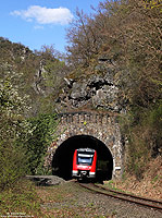 620 031 verlässt im Ahrtal den Reimerzhover Tunnel