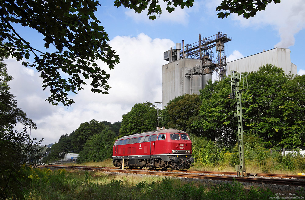 218 387 der Kurhessenbahn im Bahnhof Messinghausen auf der Diemeltalbahn