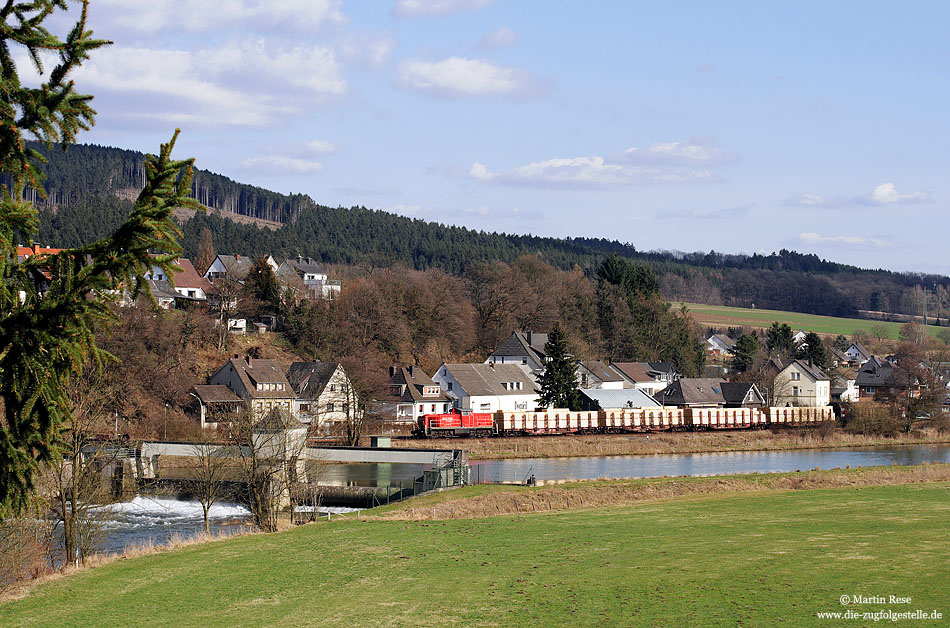 Im Sauerland, 294 903 mit dem FZT54404 Bestwig - Schwerte im Freienohl