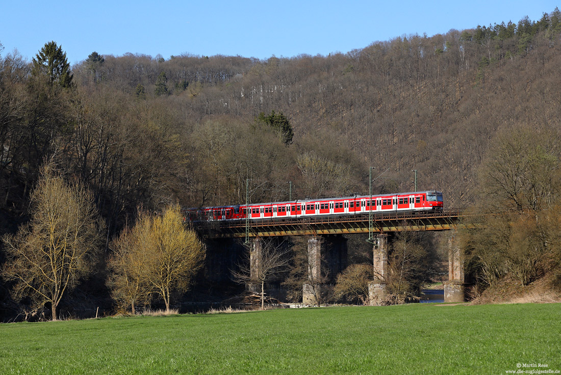 420 436 auf der Siegstrecke auf der Siegbrücke bei Eulenbruch