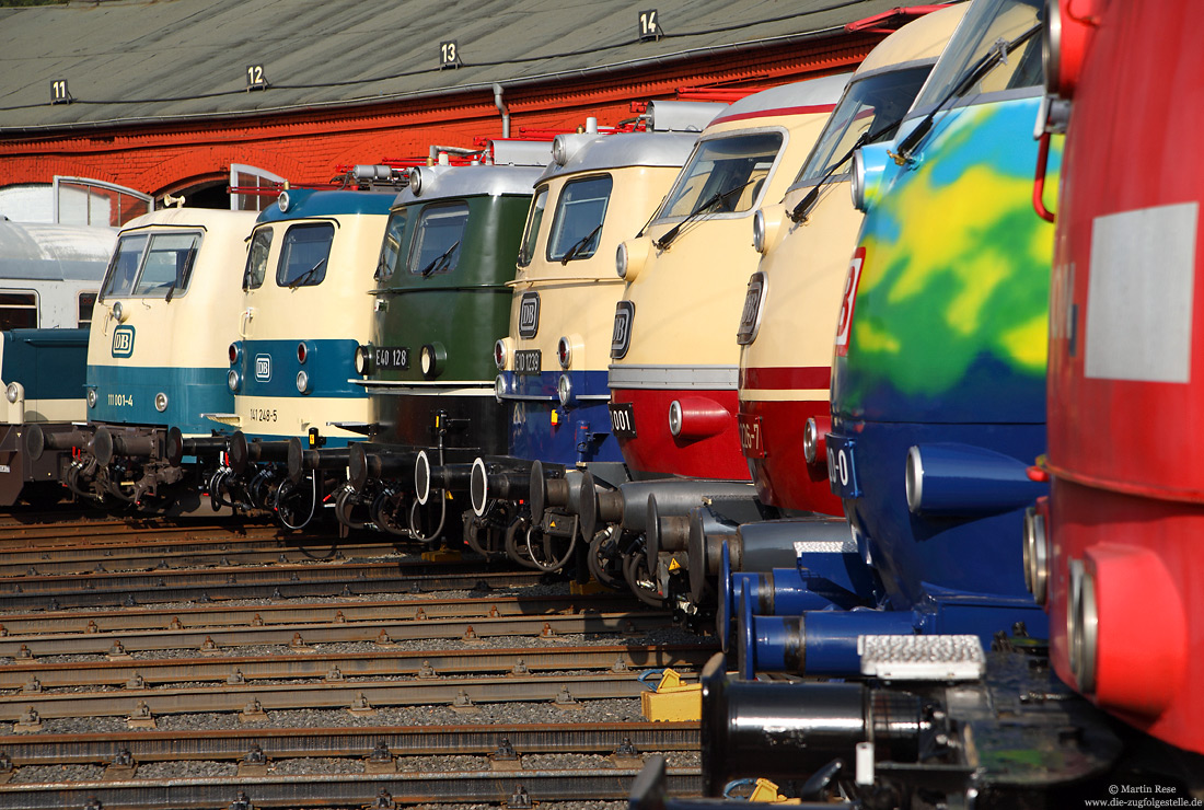 Lokfronten der Museumslokomotiven Lokschuppenfest im Südwestfälischen Eisenbahnmuseum im Bw Siegen