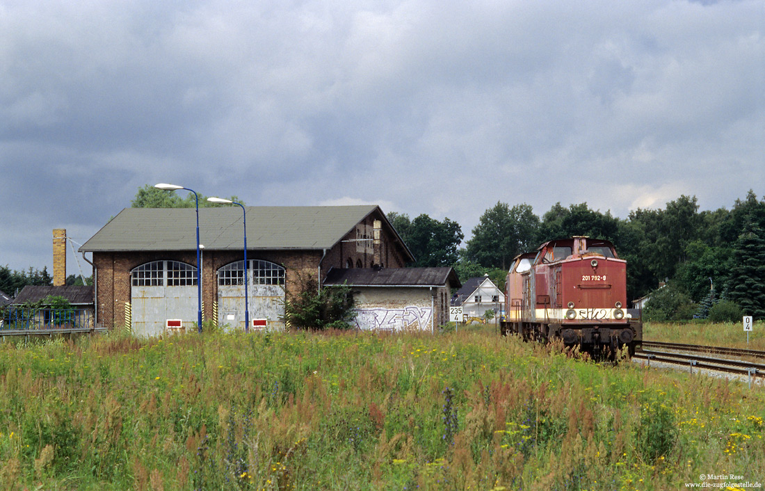 Abgestellte 201 792 und 201 380 auf der Insel Usedom im Bahnhof Zinnowitz