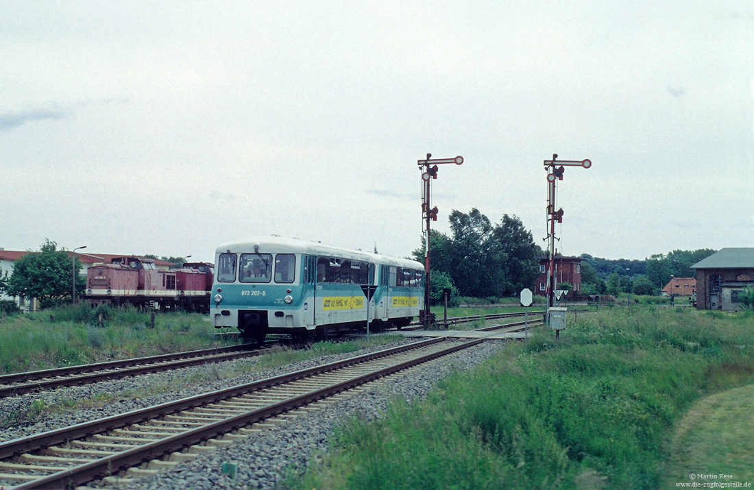 972 202 der UBB auf der Insel Usedom bei Zinnowitz mit Formsignale