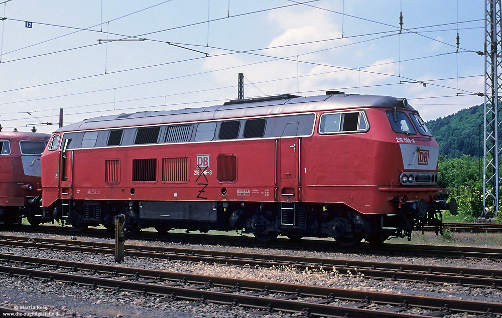 216 096 abgestellt in Rhrang Gbf