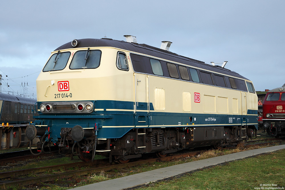 Heute gehört die 217 014 als nicht betriebsfähiges Exponat zum Bestand des DB-Museums in Koblenz Lützel. 17.1.2015