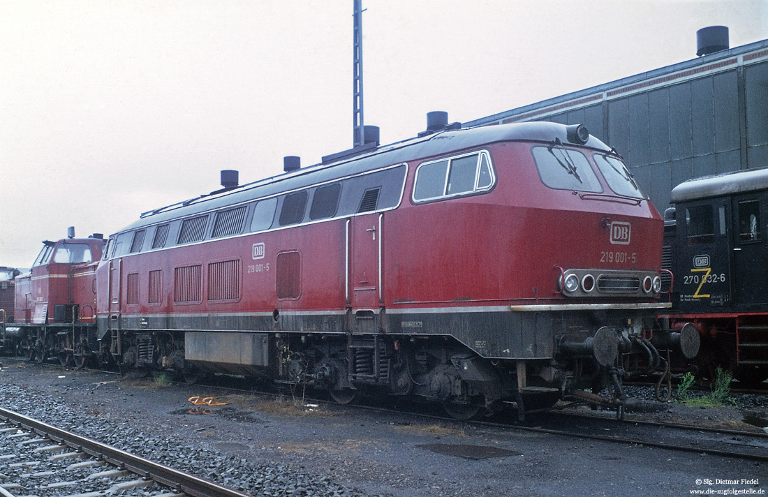 ehemalige Gasturbinenlok 219 001 abgestellt im Ausbesserungswerk Bremen