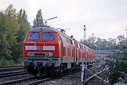 ausgemusterte 218 906 ex 210 006 in verkehrsrot in Köln Poll