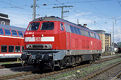 218 906 ex 210 006 in verkehrsrot in Bremen Hbf