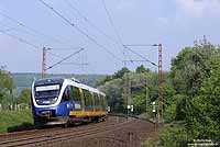 Auf der Fahrt von Holzminden nach Paderborn passiert der VT712 der NWB den ehemaligen Bahnhof Neuenbeken. Mit der Übernahme der Nahverkehrsleistungen auf der Strecke Holzminden - Paderborn hielt im Dezember 2003 mit der NordWestBahn die erste Privatbahn zwischen Altenbeken und Paderborn Einzug.