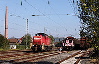 Am 4.10.2011 habe ich die Mannheimer 294 815 und die 335 125 im Bahnhof Schorndorf fotografiert. Aufgrund des umfangreichen Güteraukommens ist in diesem Bahnhof eigens eine Köf stationiert.