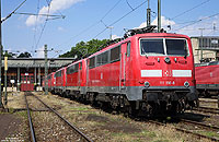 Abgestellt im Bh Stuttgart Rosenstein warten die Braunschweiger 111 198, 189, 110, 073 und 140 auf ihr weiteres Schicksal… (24.7.2014)