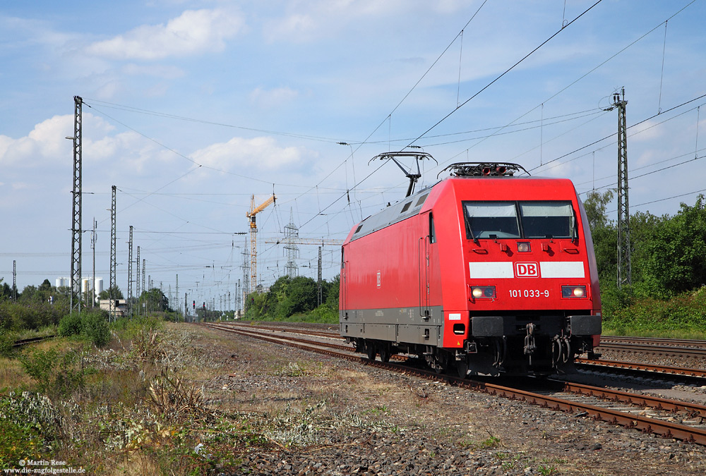 101 033 ans LZ im Güterbahnhof Brühl