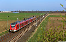 Auf der S8 (Hagen – Mönchengladbach) kommen die „Grinsekatzen“ der Baureihe 1440 zum Einsatz. Am Nachmittag des 23.3.2017 fährt der 1440 321 und 1440 324 zwischen Neuss Büttgen und Kleinenbroich nach Mönchengladbach Hbf.
