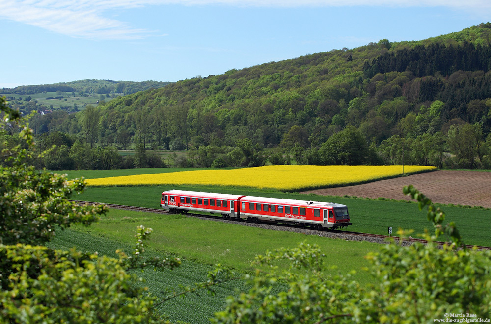 Nahe dem ehemaligen Haltepunkt Brungershausen fährt der 628 250 als RB 23158 nach Bad Laasphe, 17.5.2017.