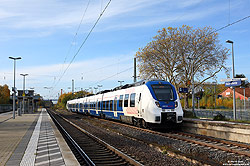 1442 375 von National Express im Bahnhof Holzwickede