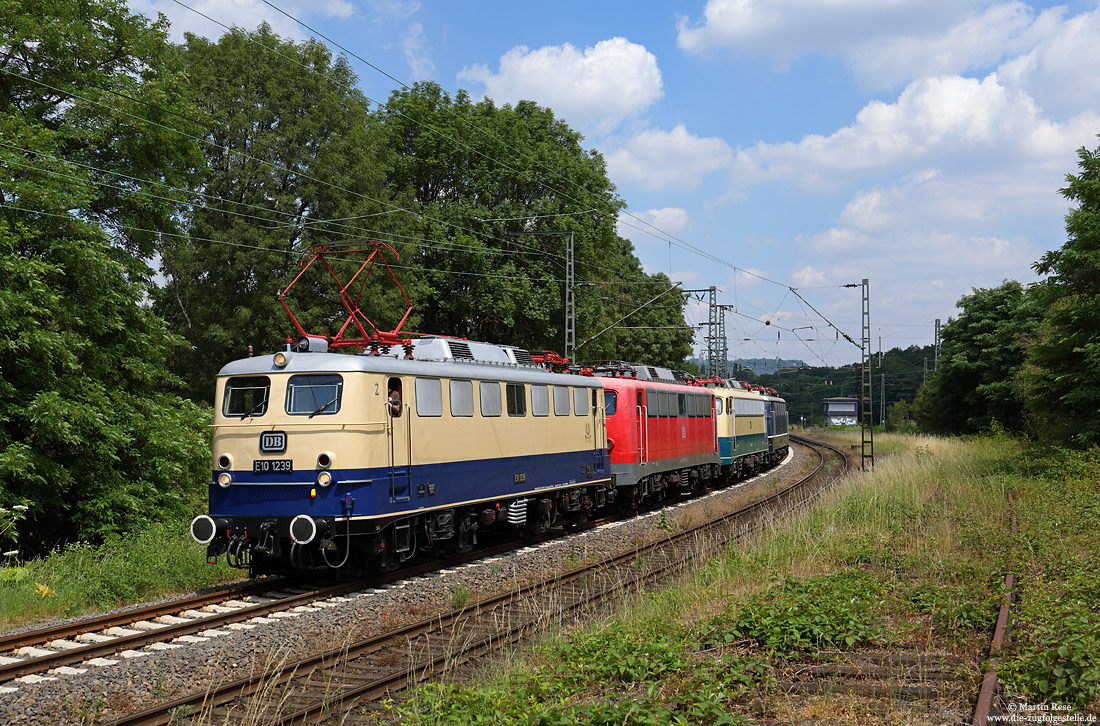 E10 1239 mit Lokzug zum Vivat Viadukt 2019 am Einfahrsignal Hagen Vorhalle