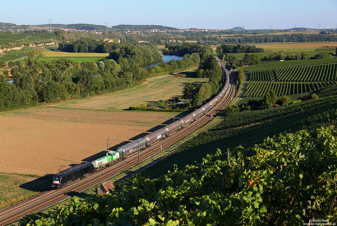 ES64 U2-007 mit NIAG-Zug am Weinberg bei Nordheim