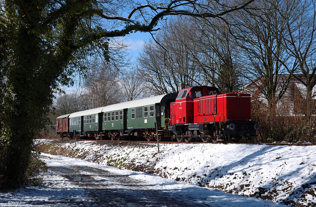 V65 02 der Museumseisenbahn Bremerhaven - bad Bederkesa mit dso-Sonderzug bei Langen