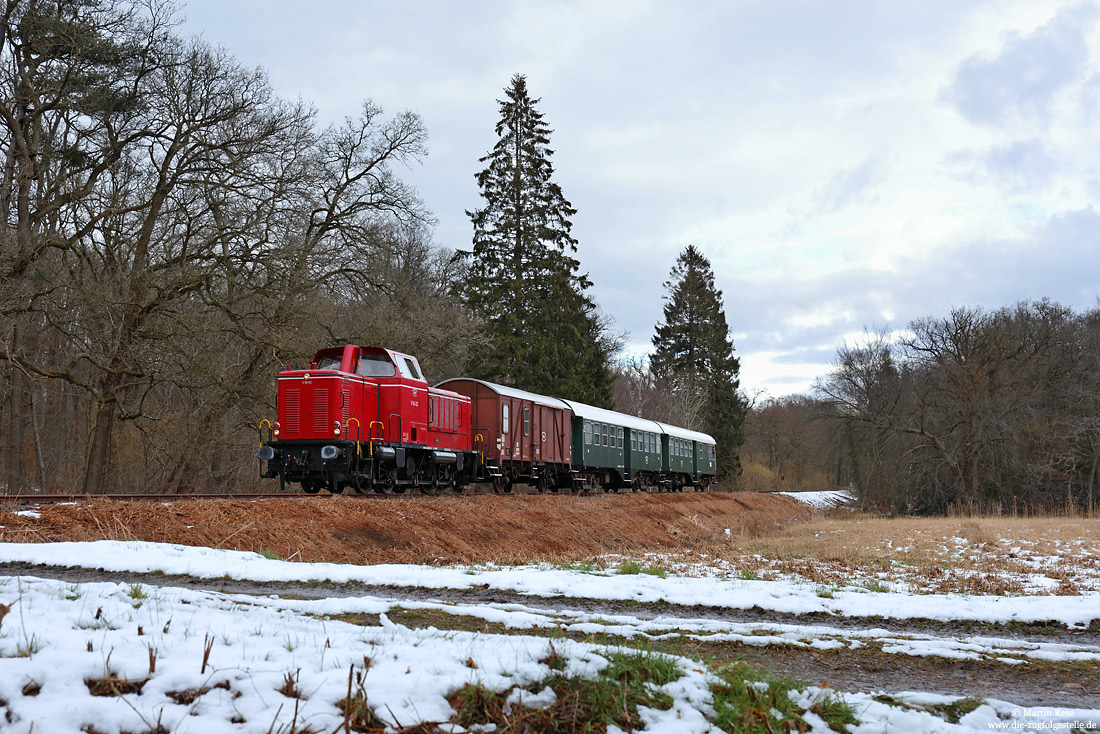 V65 02 der Museumseisenbahn Bremerhaven - bad Bederkesa mit dso-Sonderzug bei Knüppelholz