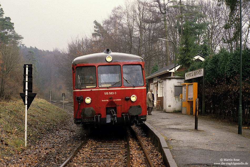 Eta 515 583 auf dem SAMBA Wuppertal Elberfeld - Wuppertal Cronenberg am Haltepunkt Wuppertal Burgholz