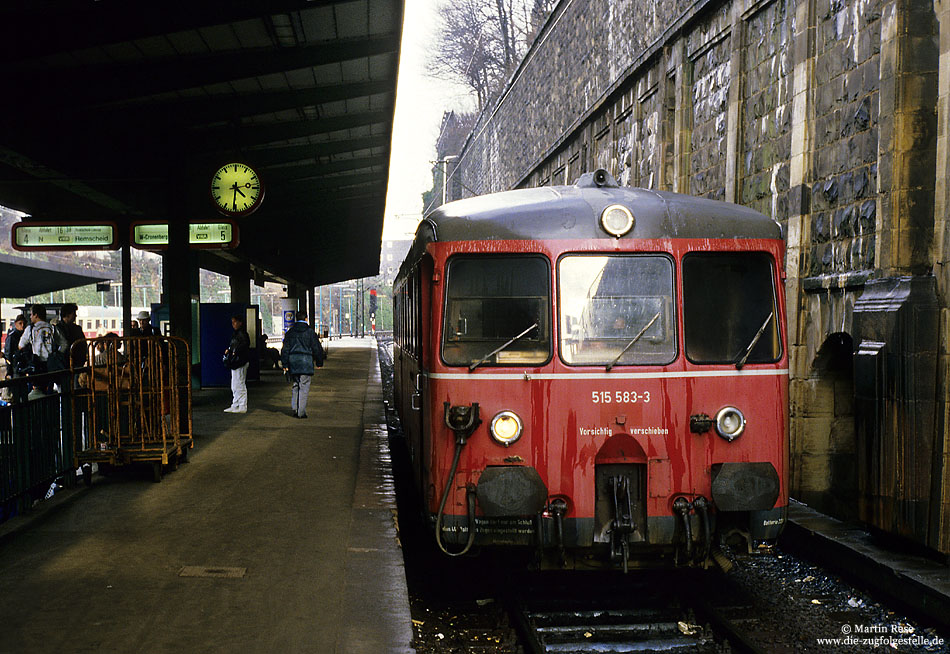 Eta 515 583 auf dem SAMBA nach Wuppertal Cronenberg Im Bahnhof Wuppertal Elberfeld