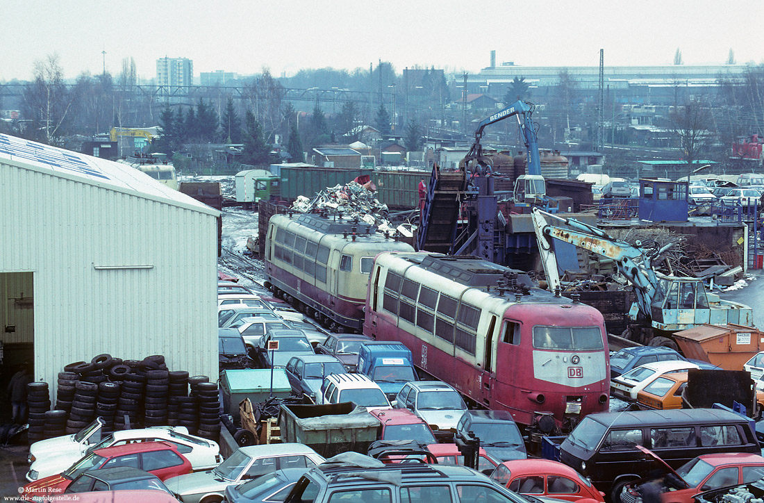 103 119 und 103 118 beim Altmetallverwerter Bender in Opladen