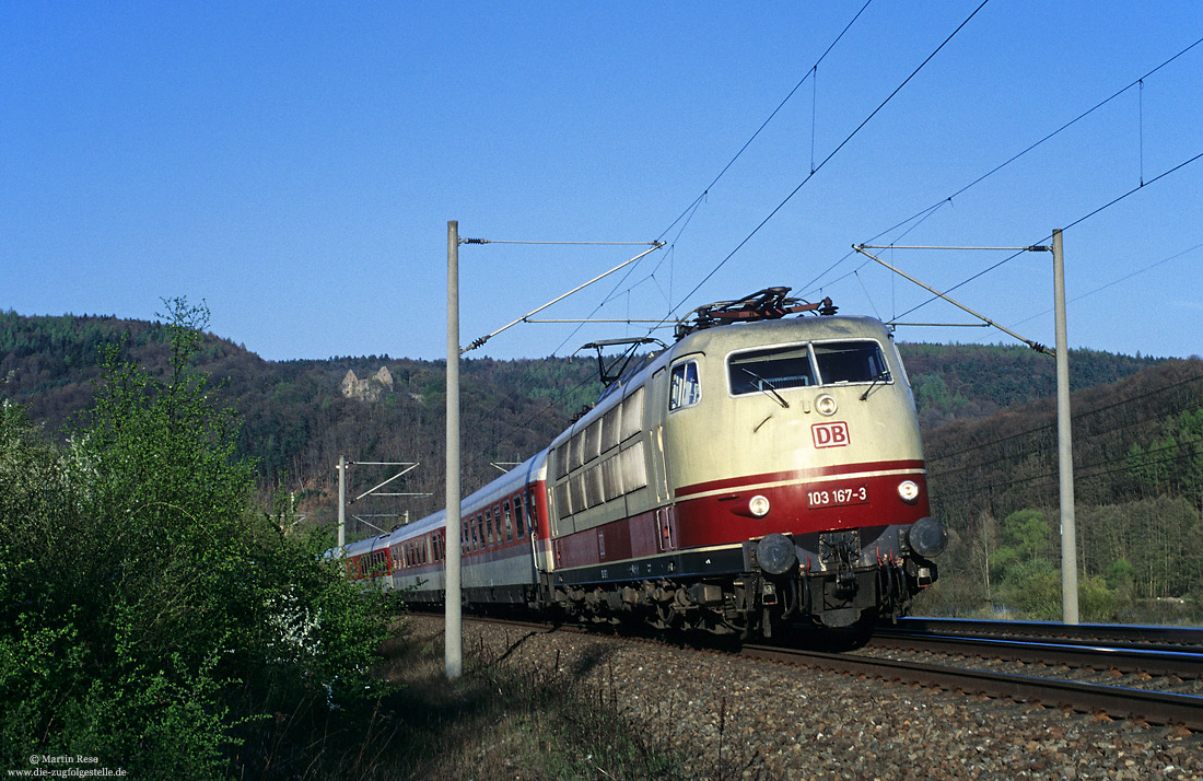 103 167 mit Autoreisezug Christophorus am Abzweig Nantenbach